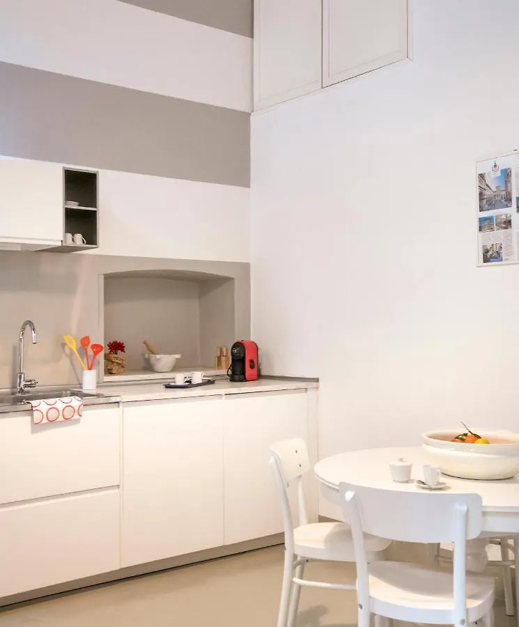 Sweet Home Pitti Crema 0*,  Italia